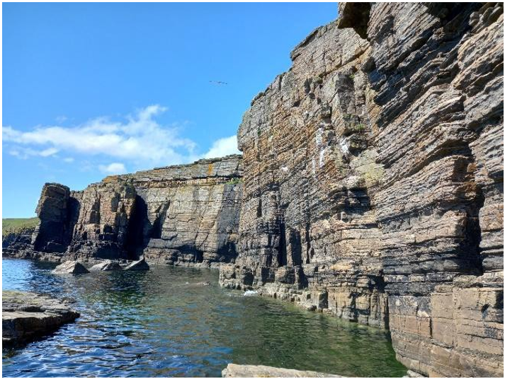 Lathronwheel Crag high tide